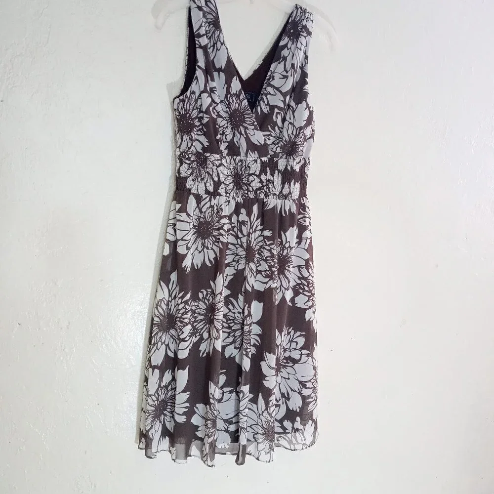 VINTAGE TWYLA BLU BROWN AND WHITE FLORAL SHEER LINED SLEEVELESS DRESS. SIZE 12 - Picture 2 of 6